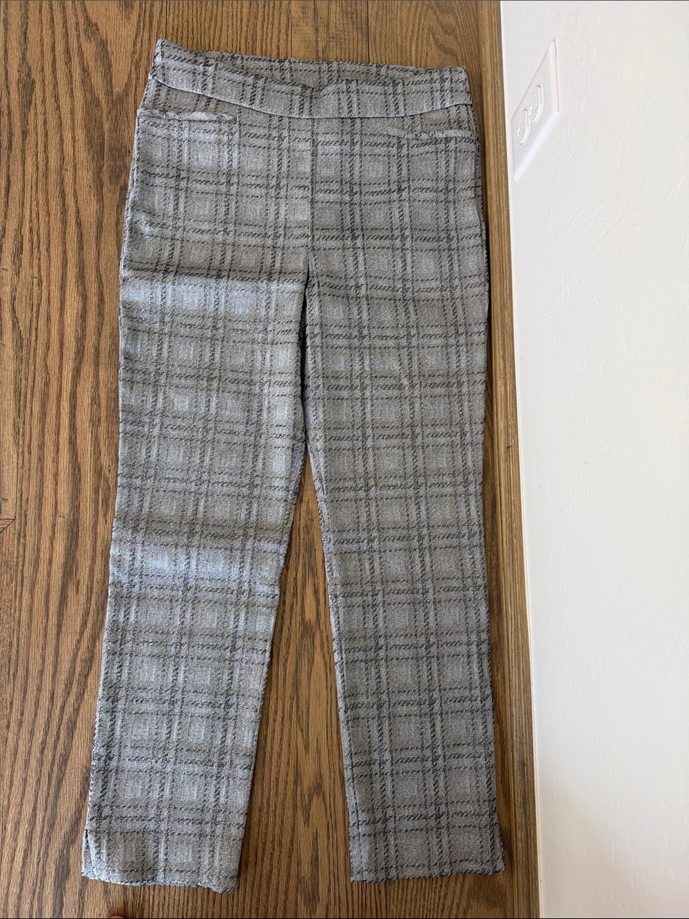 Chico's Brigitte Pull-On Pant in Gray Plaid